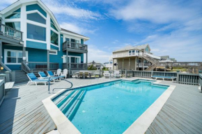 Grand Seaside Escape with Direct Beach Access!